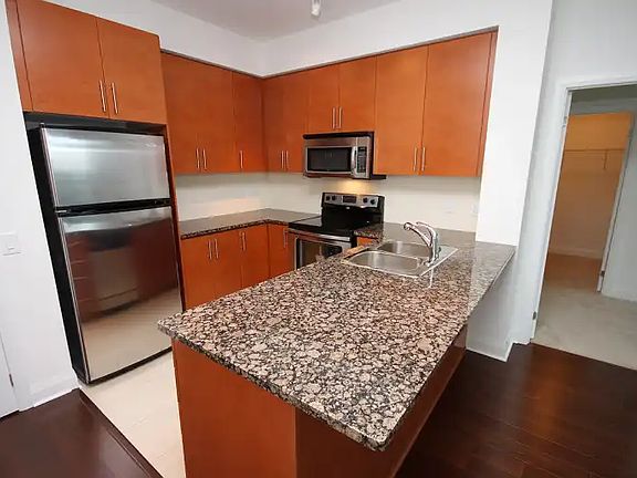 3rd image of 1 Hurontario St #602