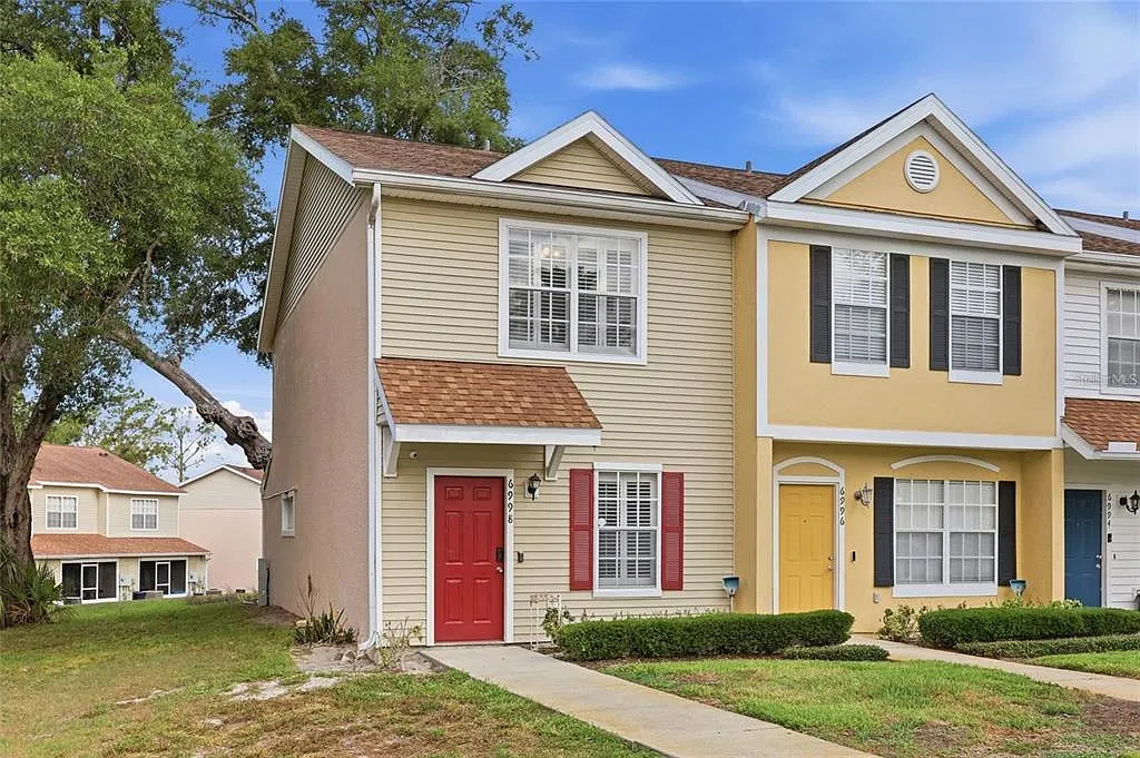 2 bed, 2.5 bath, 1053 sqft, $1,600 — Photo 2