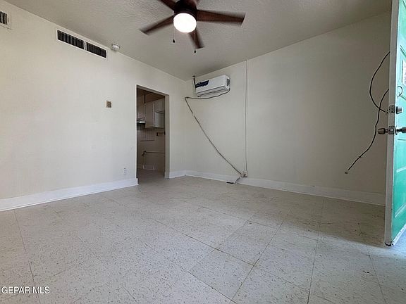5th image of 516 S Kansas St #207