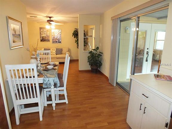 5th image of 10280 Oakhaven Dr