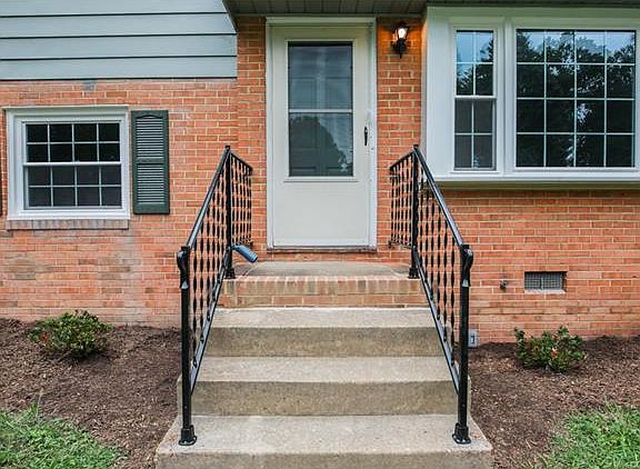 3rd image of 4018 Lawnwood Dr