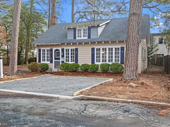 54 Kent St, Rehoboth Beach, DE 19971