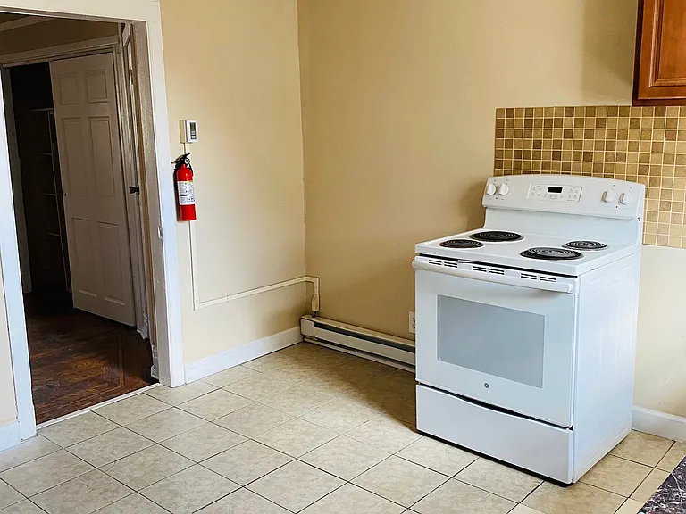 5447 Torresdale Ave — Photo 4