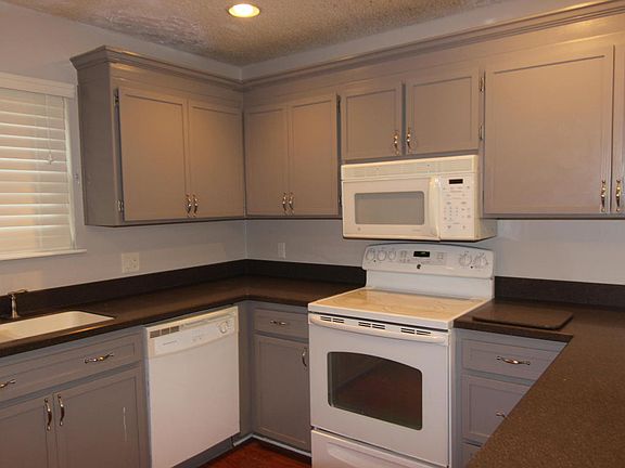 4th image of 4692 Meadow Lake Dr
