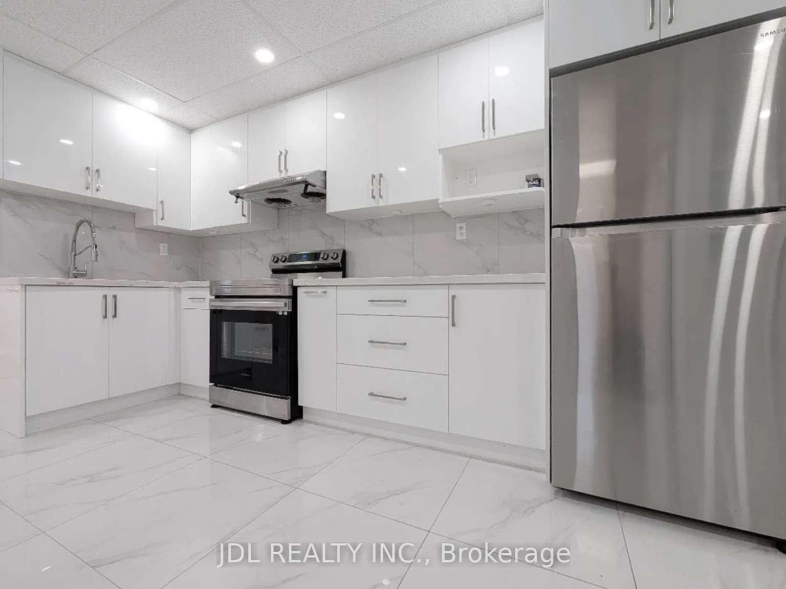 3 bed, $2,500 — Photo 4