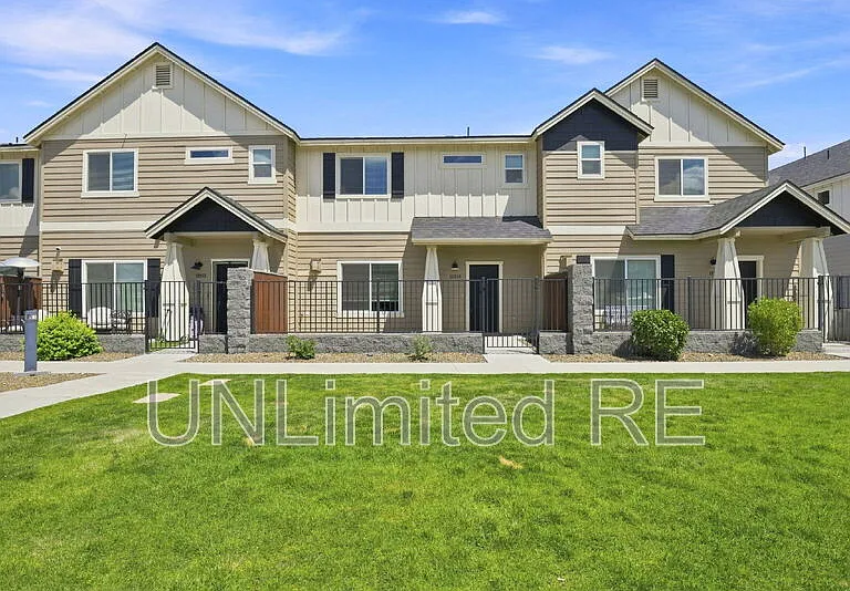 12249 Curtis Ct — Photo 2