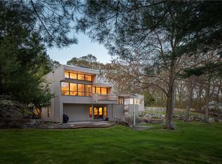 460 Country View Dr, Warwick, RI 02886