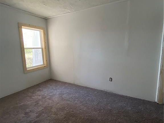 5th image of 2310 N Indianapolis Ave