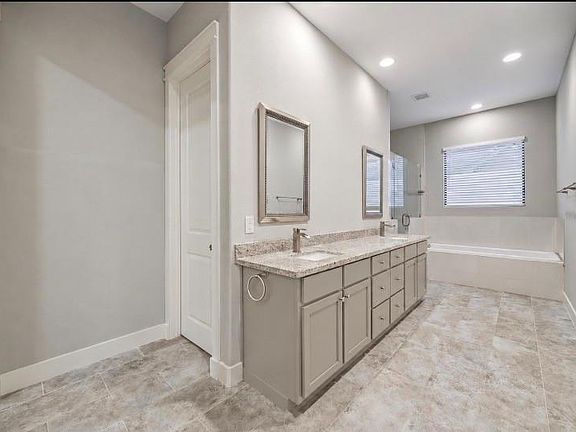 2nd image of 608 W 28th St #B