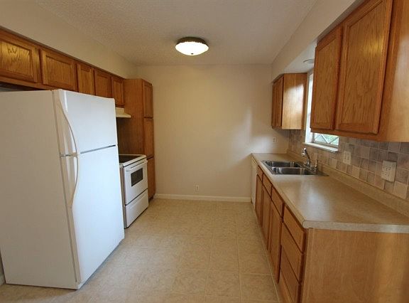 4th image of 7443 Oakpark Dr
