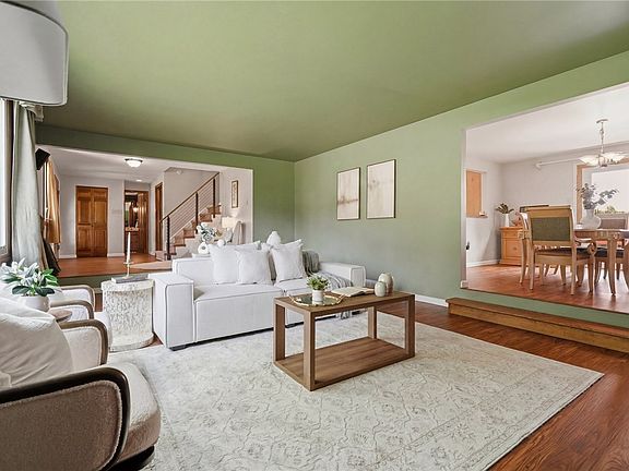 4th image of 216 McCartney Dr