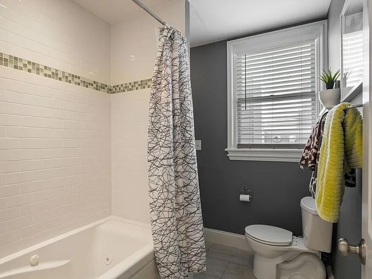 15 Howell St #1 — Photo 19
