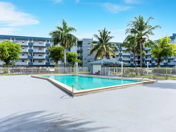 1655 W 44th Pl APT 341, Hialeah, FL 33012