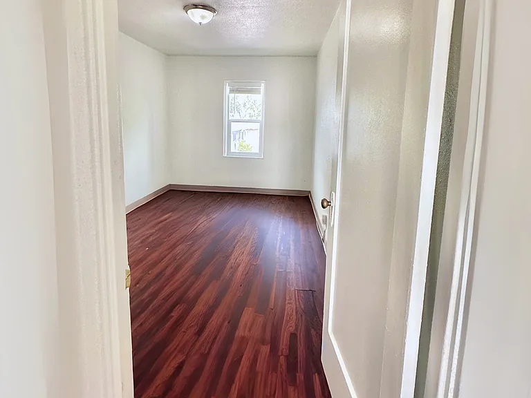 1333 N Main St — Photo 21
