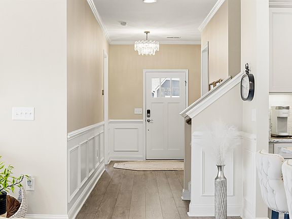 5th image of 7154 Sarteano Dr.
