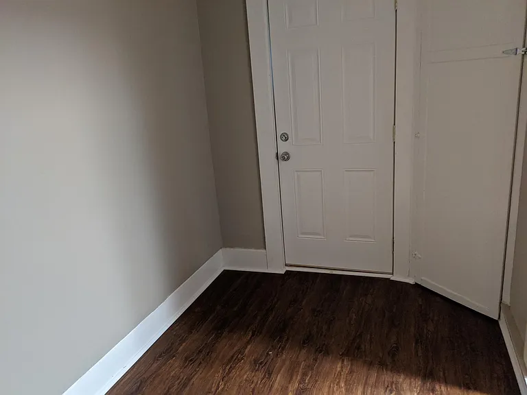 2443 S Dixie Dr — Photo 9