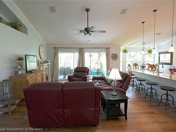 3rd image of 5087 Strafford Oaks Dr