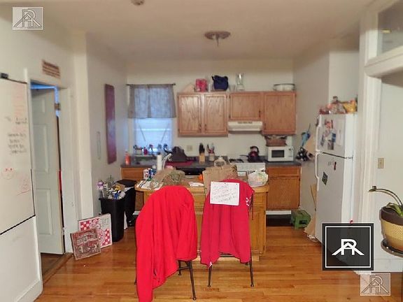 2nd image of 25 Cummings Rd #3