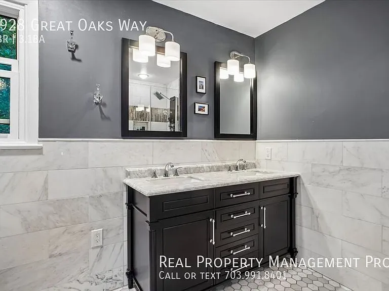9928 Great Oaks Way — Photo 32