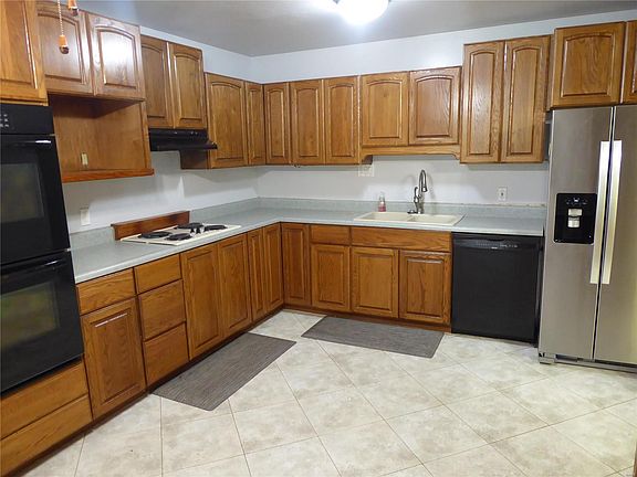 5th image of 645 Coachway Ln