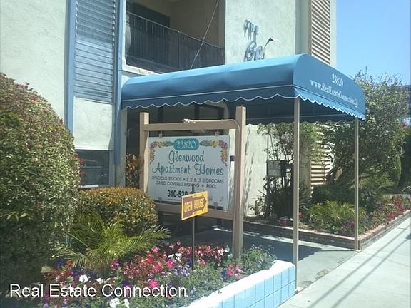 4th image of 23820 Arlington Ave APT 28