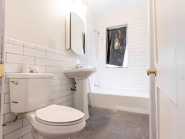 15 Scottfield Rd #4 — Photo 4