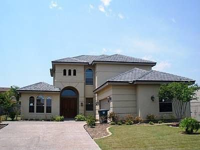 2nd image of 215 Emerald Lake Dr