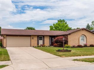 1025 Newpark Dr, Englewood, OH 45322