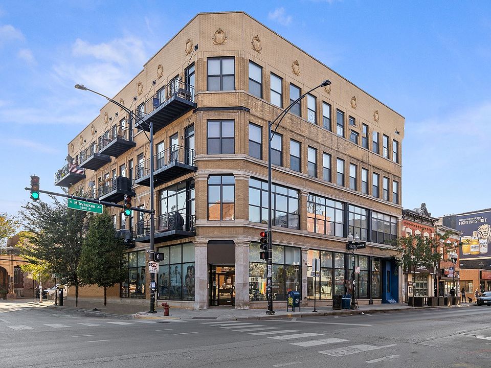 1st image of 1400 N Milwaukee Ave APT 205