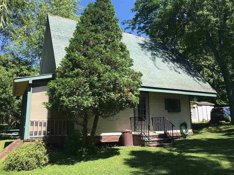 1st image of 226 River Dr