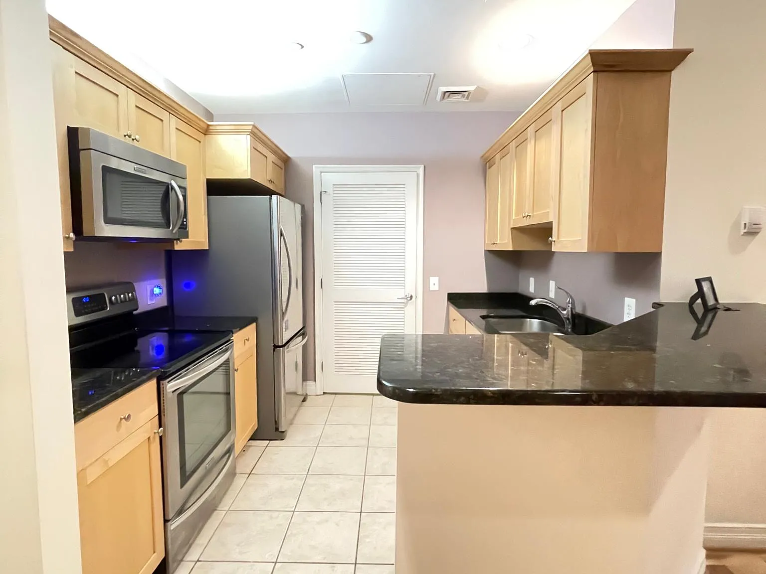 1 bed, 870 sqft, $2,250 — Photo 1