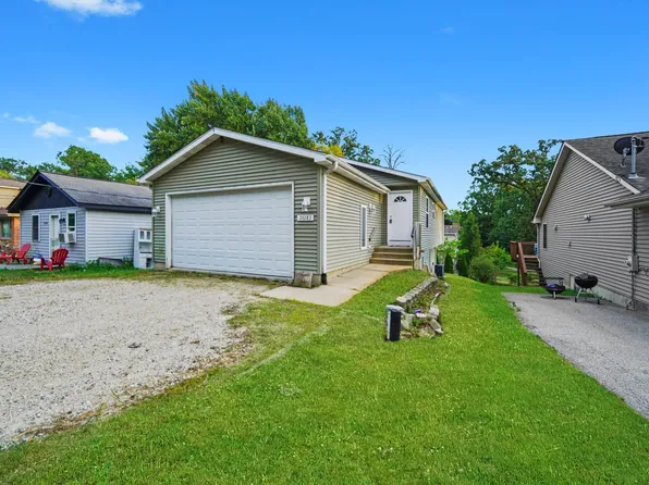 26183 W Wooster Lake Ave, Ingleside, IL 60041