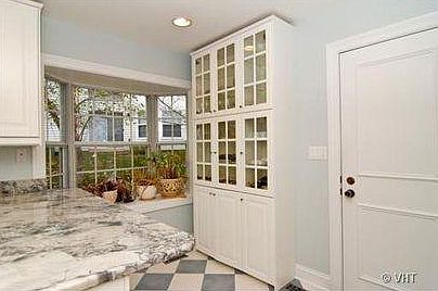 Bright Clean Kitchen!