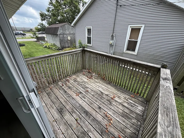425 Paul Ave — Photo 17