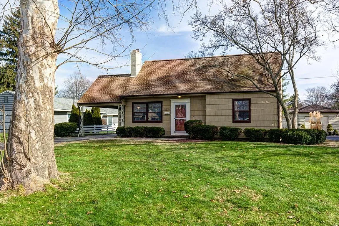 3274 Kenyon Rd photo 1