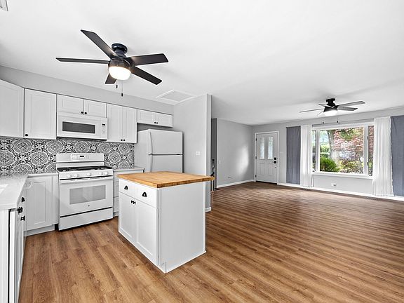 5th image of 1017 N Timberlea Dr