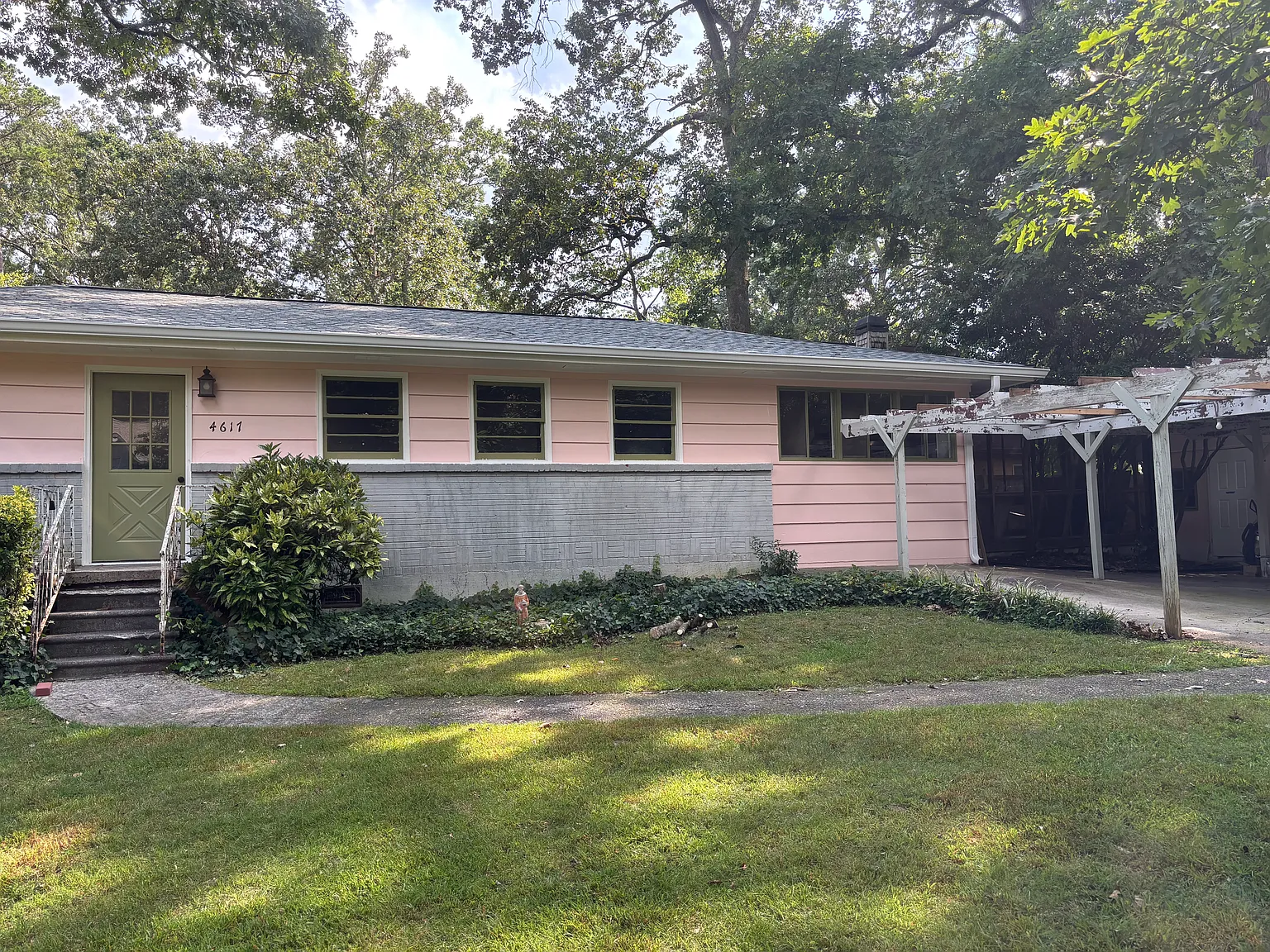 3 bed, 1593 sqft, $2,450 — Photo 1