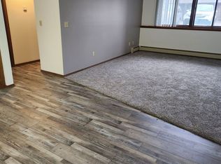 2300 S Sycamore Ave #5, Sioux Falls, SD 57110