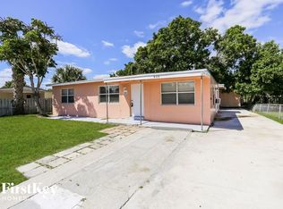 910 SW 11th Ave, Delray Beach, FL 33444
