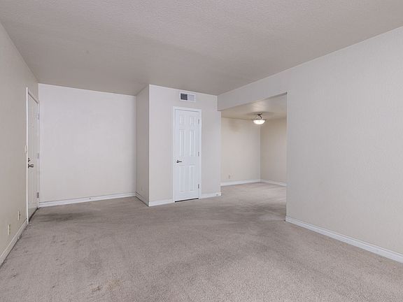 4th image of 4310 Sandy River Dr Unit 45