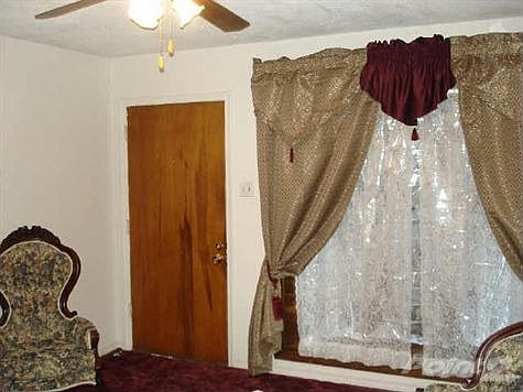 4th image of 702 McLemore Dr