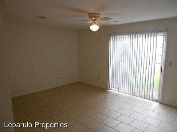 4th image of 1909 Belle Vue Way APT A