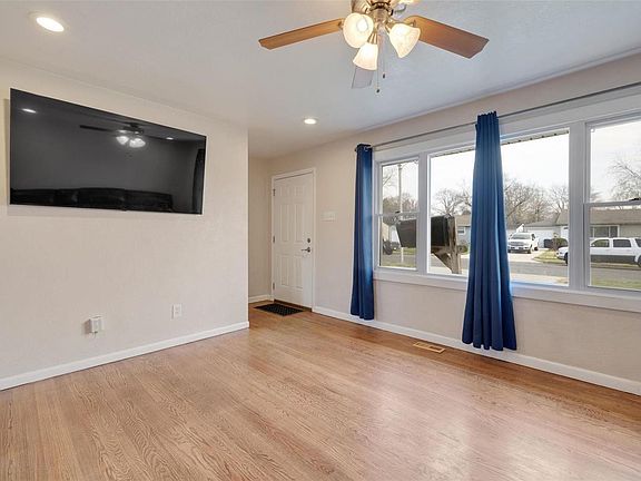 2nd image of 810 Florland Dr