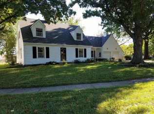 5233 SW Belle Ter, Topeka, KS 66604