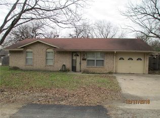 1201 S Clay St, Kaufman, TX 75142