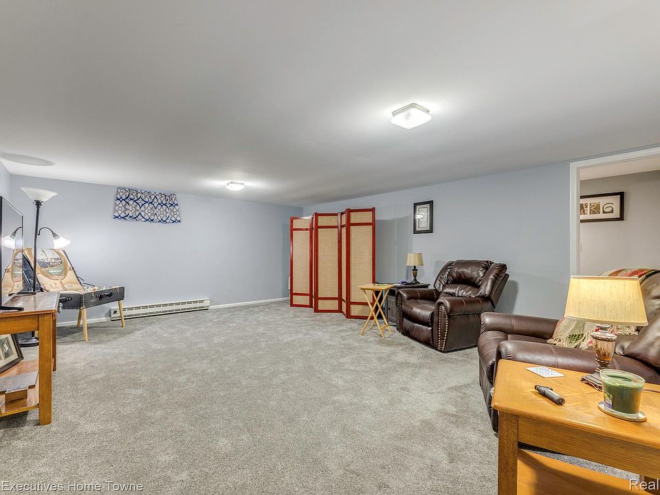 1467 Krafft Rd Apt 8, photo 17