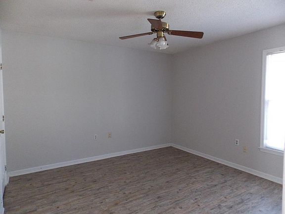 4th image of 140 Lanier Dr #171