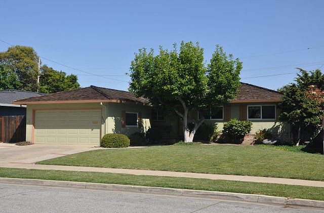 1st image of 4867 Pebble Glen Dr