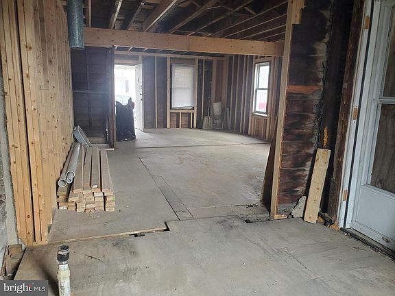 5th image of 6563 Saint Helena Ave