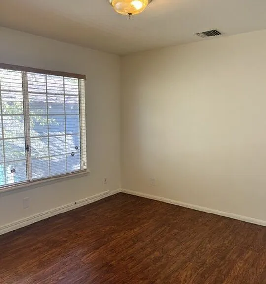 2561 Mayfield Ave — Photo 17